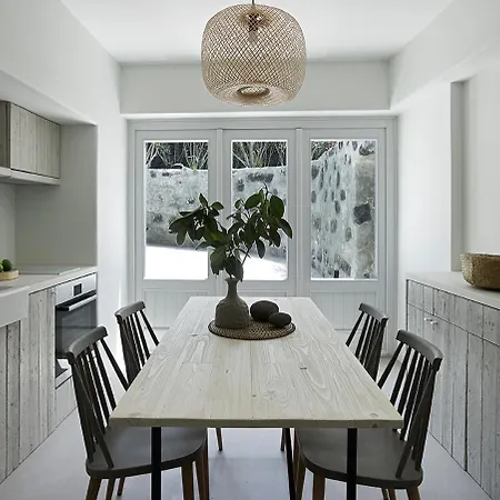 Seascape Apartment *